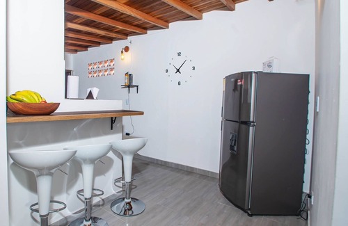 Guayabal Apartamento | Casa cerca al Poblado, central, moderna y acogedora
