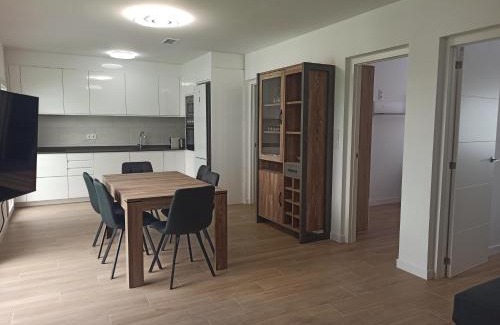 Sagunto Casa | Casa cerca de la playa con patio y garaje privado