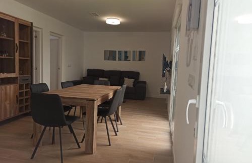 Sagunto Casa | Casa cerca de la playa con patio y garaje privado