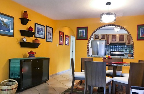 Salinas Casa | Casa Ceviche: Nueva Ofrenda en las Colinias