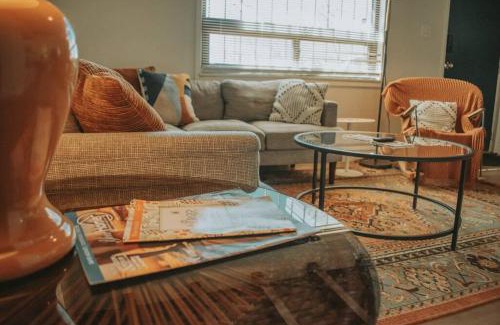La Mesa Casa | Casa Charleston-3BR-2Bath-HOT TUB-Pet Friendly-No Pet Fees!