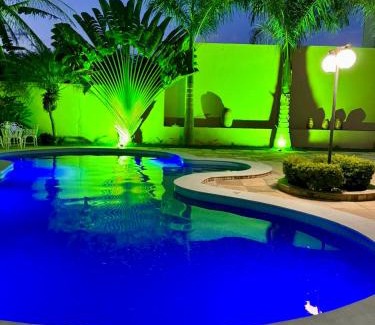 Sao Raimundo Nonato Casa | Casa Charmosa com Piscina - Quartos Privativos