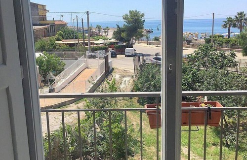 Montecorice Casa | Casa Cianda B: A welcoming apartment situated at a short distance from the beach.
