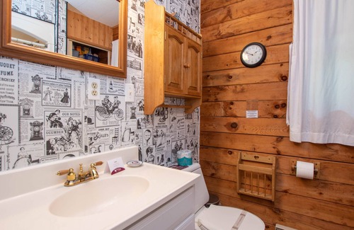Hammondsport Cabaña | Casa Ciarla: "Stunning Lake Views - Right Off Keuka Lake Wine Trail!"
