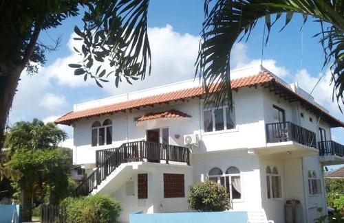 Bacolet Villa | Casa Clara - a bright & spacious holiday retreat