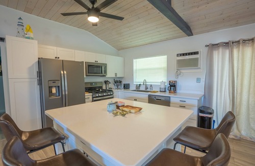 Sands Casa | CASA COCO BY THE CANAL!!!