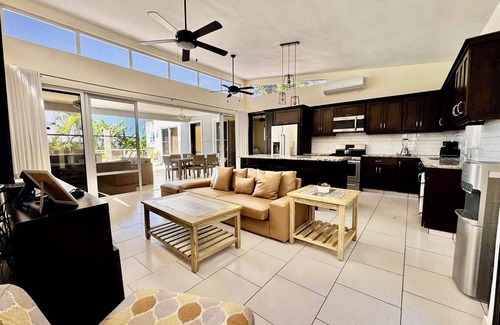 La Mulata Villa | CASA COCO-OLAS Premium 3 Master con Jacuzzi en Residencial Casa Linda