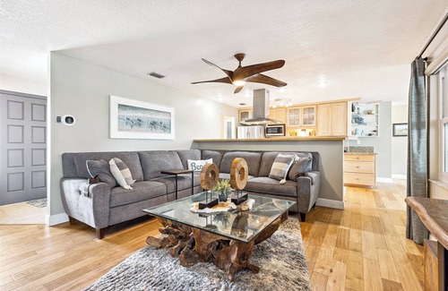 Cocoa Isles Country Club Casa | Casa Coco Retreat w/Heated Pool & Outdoor Kitchen!