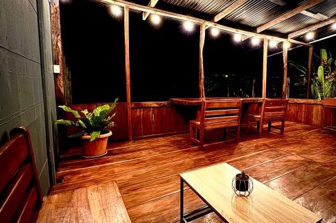 Los Angeles Casa | Casa Colibrí Encanto Rústico y Comodidad Moderna -La Fortuna