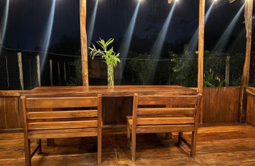 Los Angeles Casa | Casa Colibrí Encanto Rústico y Comodidad Moderna -La Fortuna