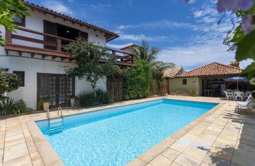 Praia Rasa Casa | Casa com 4 Suítes e Piscina em Búzios | PZ 1214