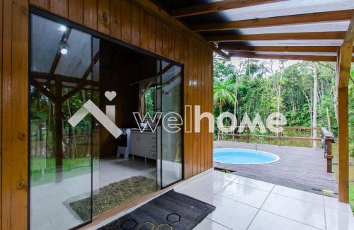 Sao Joao do Itaperiu Casa | Casa com ampla área verde e piscina em Itaperiu