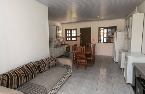 Cidreira Casa | Casa com churrasqueira próx à Praia de Cidreira/RS