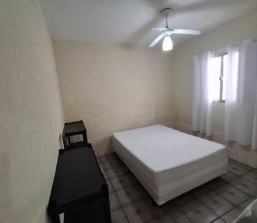 Raul Cury Casa | Casa com churrasqueira e piscina