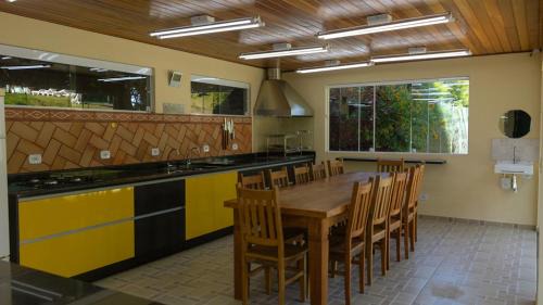 Alto da Boa Vista Casa | Casa com lareira e lazer, em Campos do Jordao SP