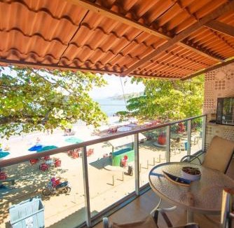 Centro Casa | Casa com os pés no mar em Iriri ES