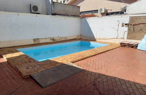 Nasser Casa | Casa com Piscina, 3 Qtos, Cabe 10 Pessoas. Próximo ao Shopping Campo Grande
