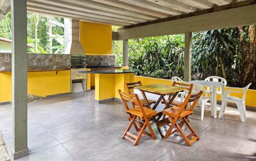 Praia da Fortaleza Casa | Casa com piscina a 500m da Praia Brava - Ubatuba