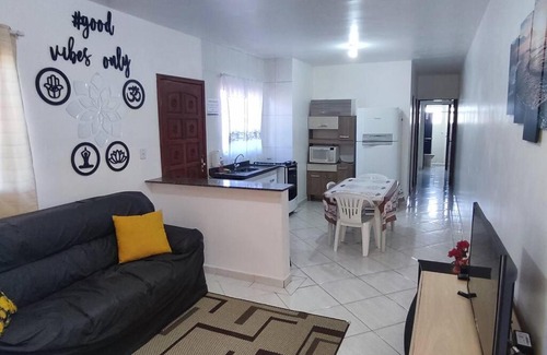 Tupy Casa | Casa com Piscina Aquecida, Churrasqueira e Wi-fi, lado praia de Itanhaém