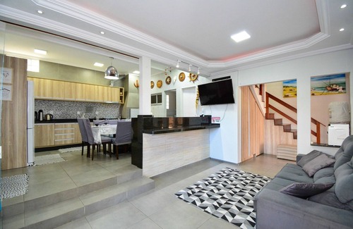 Alto Ribeirao Leste Casa | Casa com Piscina no Ribeirão da Ilha - SDI013