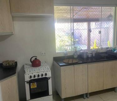 Pontal do Parana Apartamento | Casa com piscina a 500 metros da praia