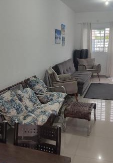 Guaratuba Casa | Casa com piscina duas quadras da praia