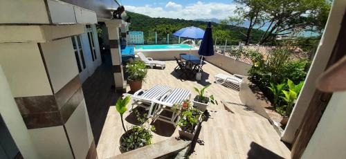 Porto Belo Casa | CASA COM PISCINA e VISTA PARA O MAR - Porto Belo-SC Bombinhas-SC