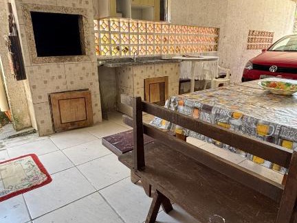 Leopoldo Zarling Casa | Casa com piscina próximo a Meia Praia, Itapema-SC