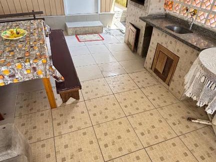 Leopoldo Zarling Casa | Casa com piscina próximo a Meia Praia, Itapema-SC