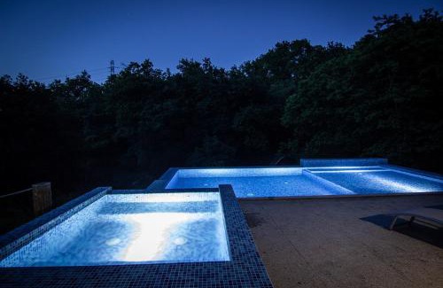 Parada de Bouro Casa | Casa com piscina privada e jacuzzi no Gerês