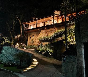 Mangaratiba Casa | Casa com Piscina, Rede Suspensa e Praia Privativa