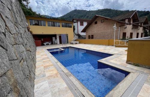 Teresopolis Casa | Casa com vista deslumbrante próximo a feirinha