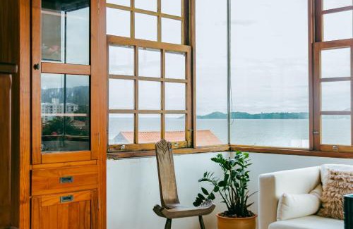 Penha Villa | Casa com Vista Mar na Praia do Quilombo FS6338