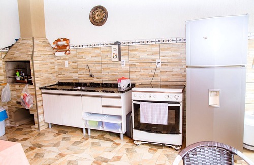 Centro Casa | Casa com Wifi e piscina no centro de Caraguatatuba