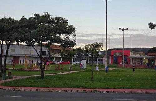 Aparecida de Goiania Casa | Casa completa dois quartos, com ar condicionado, churrasqueira, garagem