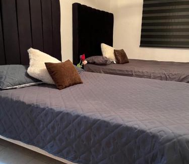 Torreón Casa | Casa completa y equipada 4 habitaciones 6 camas asador y juguetes para niños A 10 minutos de parques industriales, clínicas 71 y 16 del IMSS y del ISSSTE