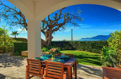 Bordighera Casa | Casa con 2 camere da letto,piscina jacuzzi AC wifi e bici elettriche