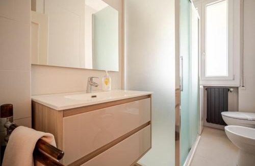Province of Bologna Apartamento | Casa con 2 Camere da Letto e Parcheggio a Bologna