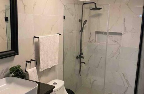 San Juan Province Casa | Casa con 2 Hab. y AC en zona central y segura