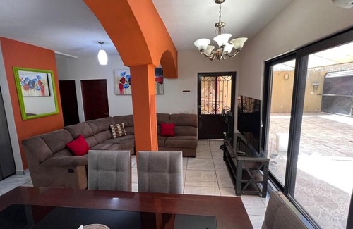 San José del Cabo Casa | Casa con alberca y entrada independiente