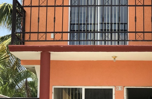 Tetecalita Casa | Casa con alberca privada, a 5 minutos del Jardín de eventos El Cid.