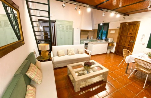 Asomadilla Casa | Casa con jardín