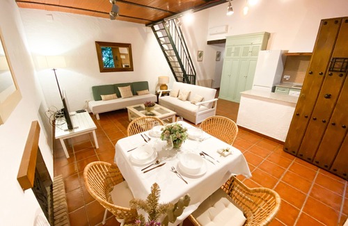 Asomadilla Casa | Casa con jardín