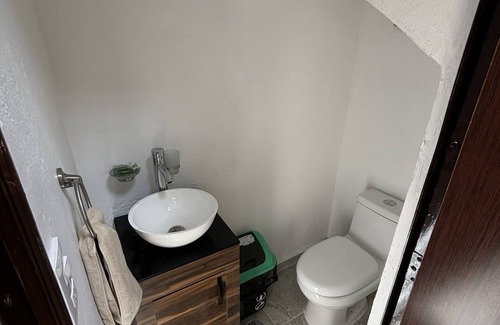Tlajomulco de Zuniga Casa | Casa con Todos los Servicios Para Hasta 8 Personas