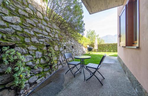 Sala Comacina Apartamento | Casa con parcheggio, piscina giardino, barbecue
