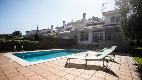 Tomino Casa | Casa con piscina a orilla del Rio Miño