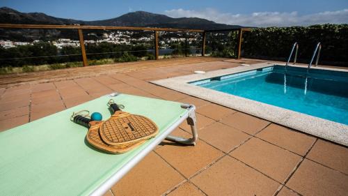 Tomino Casa | Casa con piscina a orilla del Rio Miño