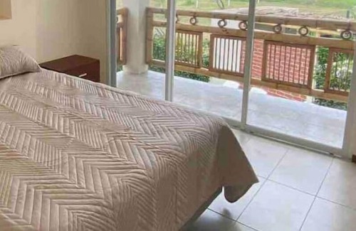 Las Tunas Casa | Casa con Piscina en la Playa de Ayampe