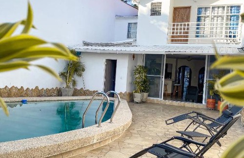 Cali Casa | Casa con piscina privada en Cali, cerca a Cosmocentro