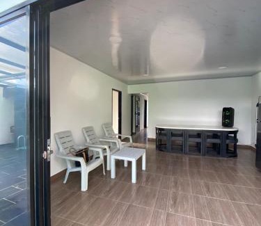 Acacias Casa | Casa con piscina y jacuzzi en Acacías